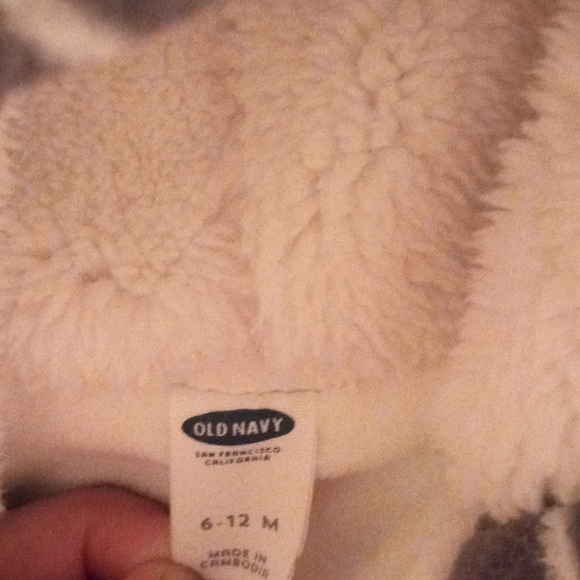 6-12 Old Navy baby snowsuit - Picture 2 of 2